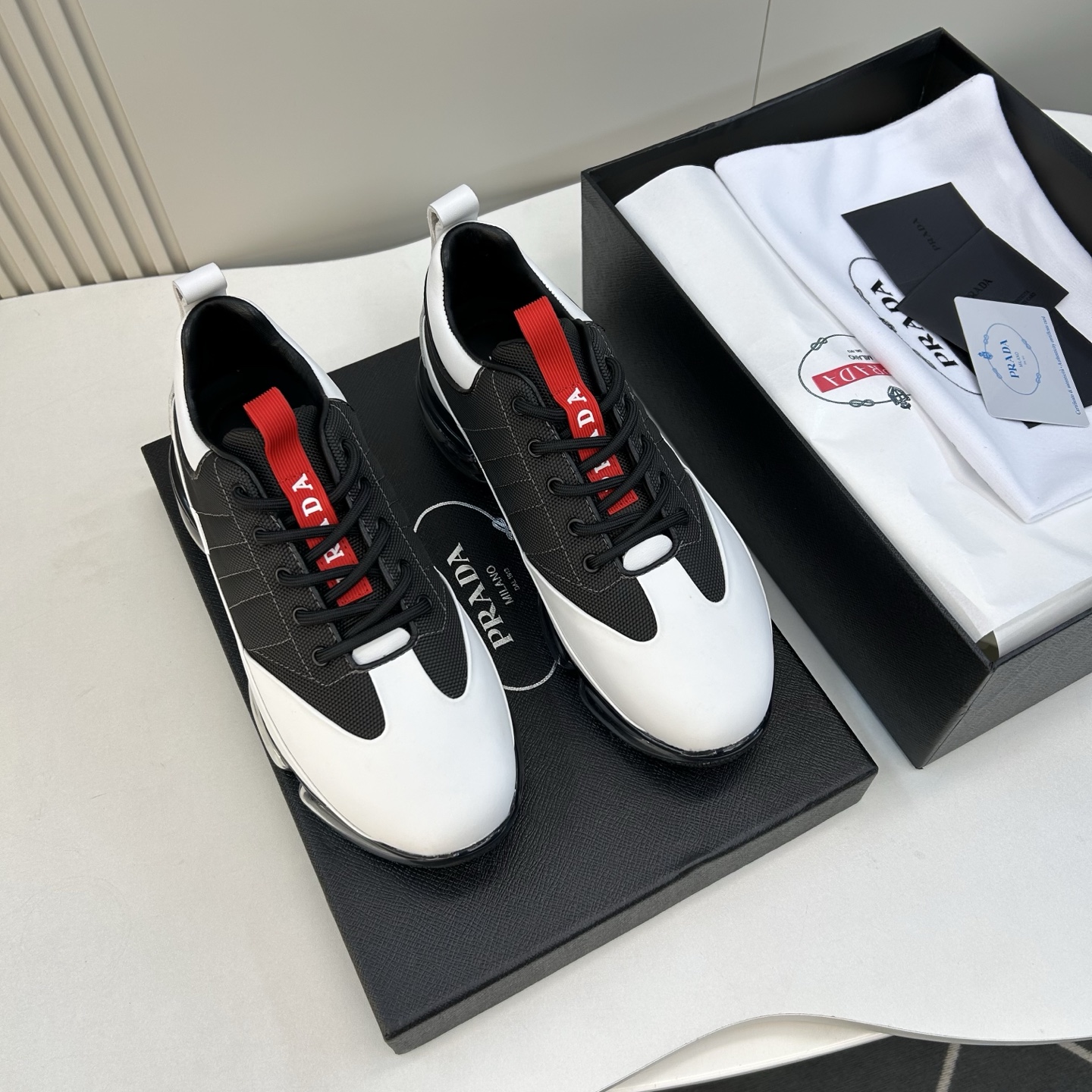 ⚠️【PR＊D A】⚠️高品级，顶尖工艺⚠️气垫休闲商务款⚠️正码39一44(5－10）⚠️经典气垫休闲