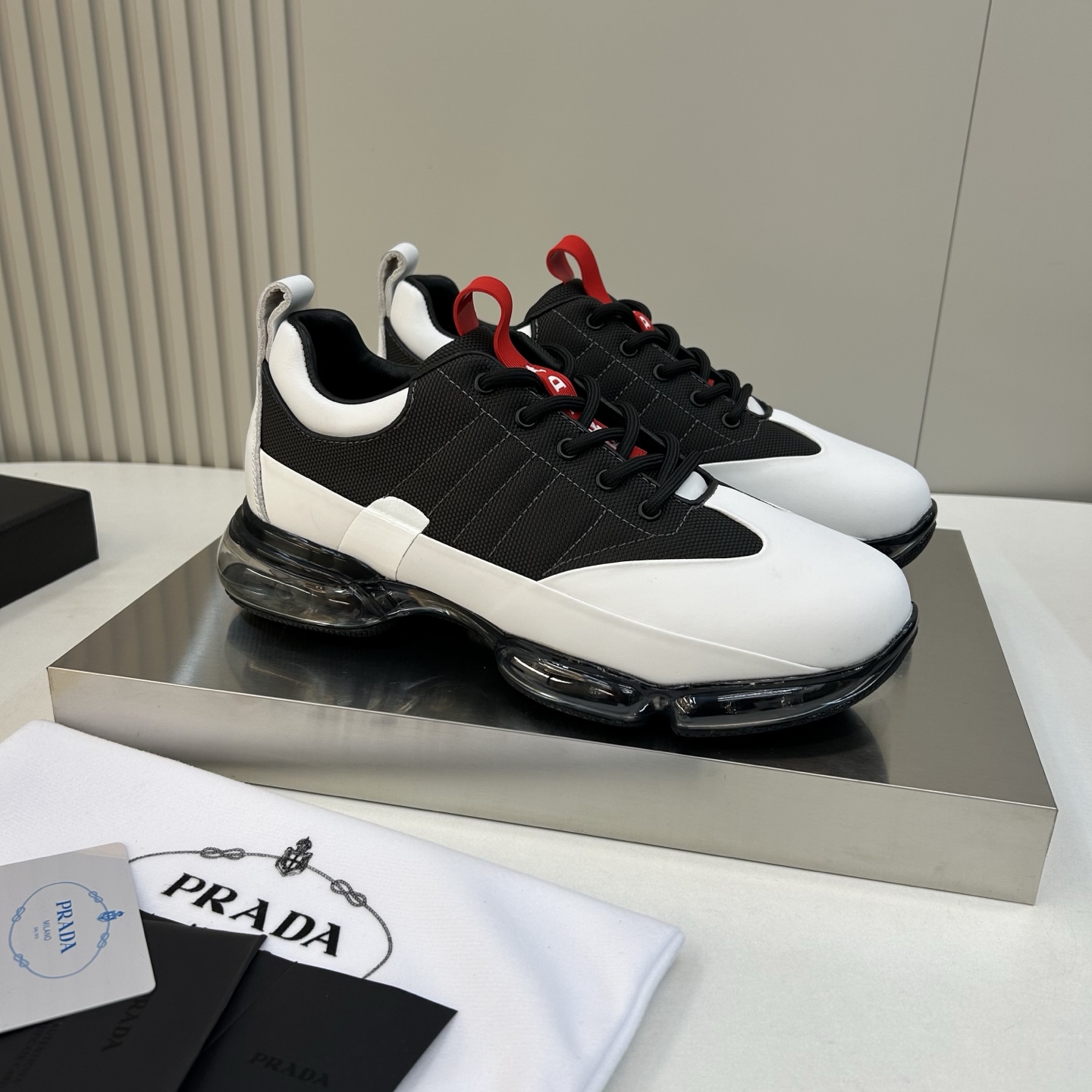 ⚠️【PR＊D A】⚠️高品级，顶尖工艺⚠️气垫休闲商务款⚠️正码39一44(5－10）⚠️经典气垫休闲