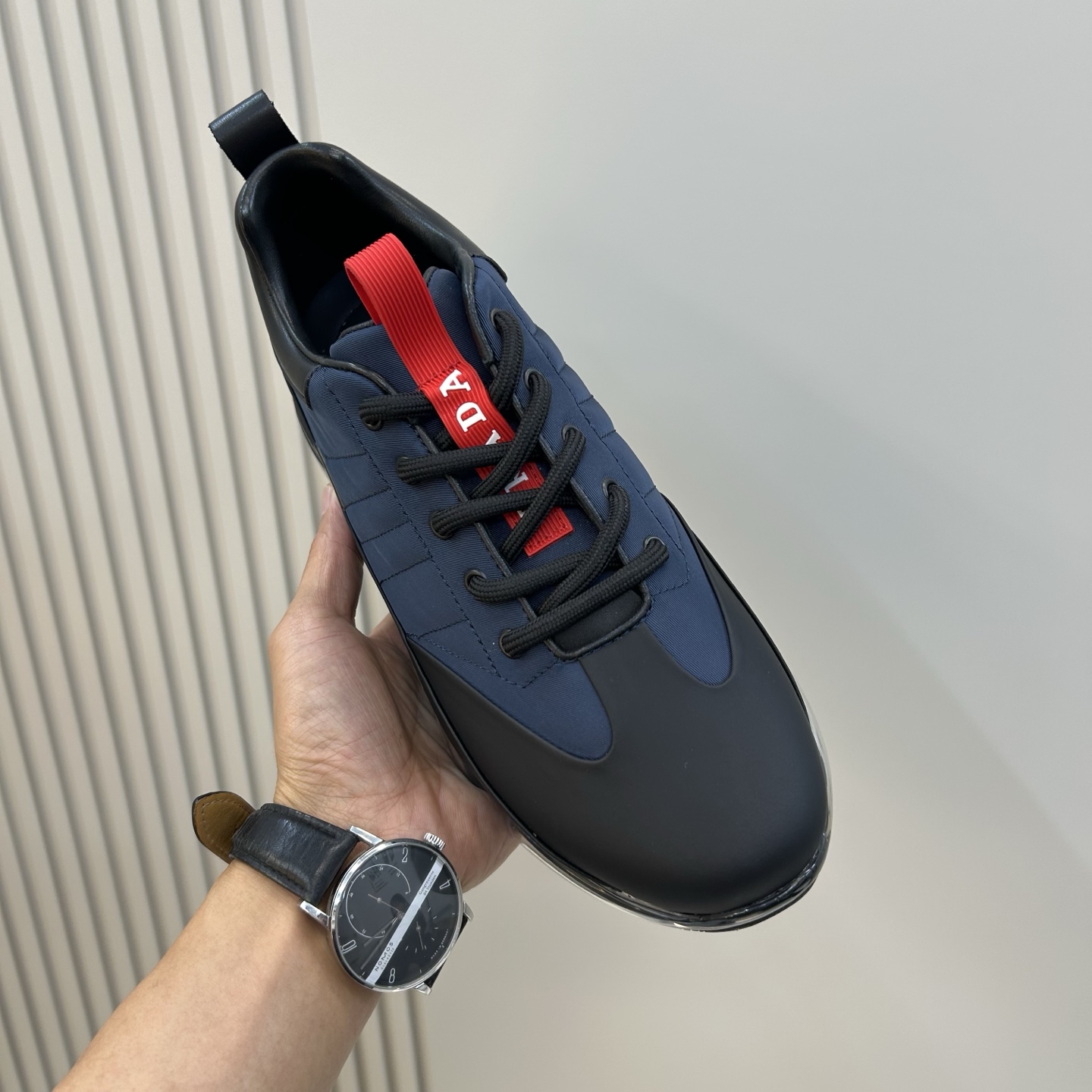 ⚠️【PR＊D A】⚠️高品级，顶尖工艺⚠️气垫休闲商务款⚠️正码39一44(5－10）⚠️经典气垫休闲
