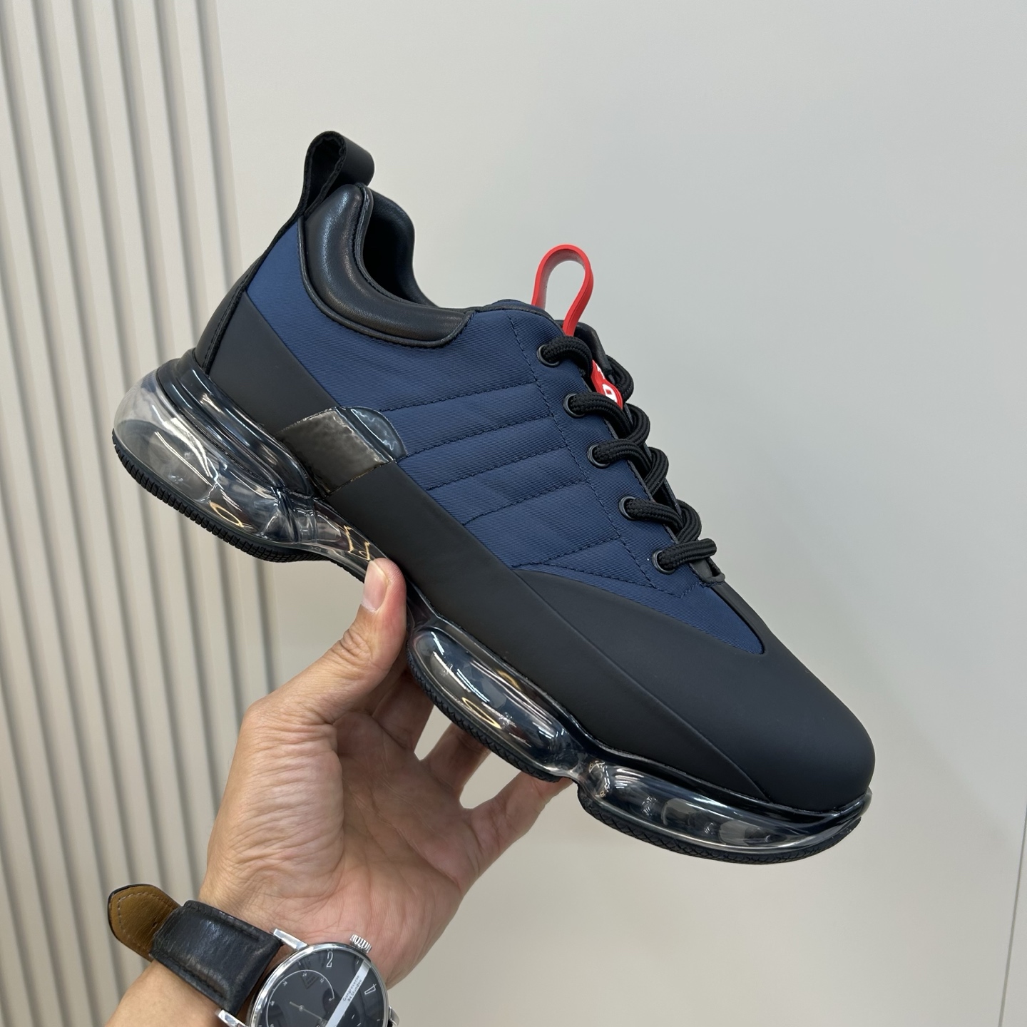 ⚠️【PR＊D A】⚠️高品级，顶尖工艺⚠️气垫休闲商务款⚠️正码39一44(5－10）⚠️经典气垫休闲