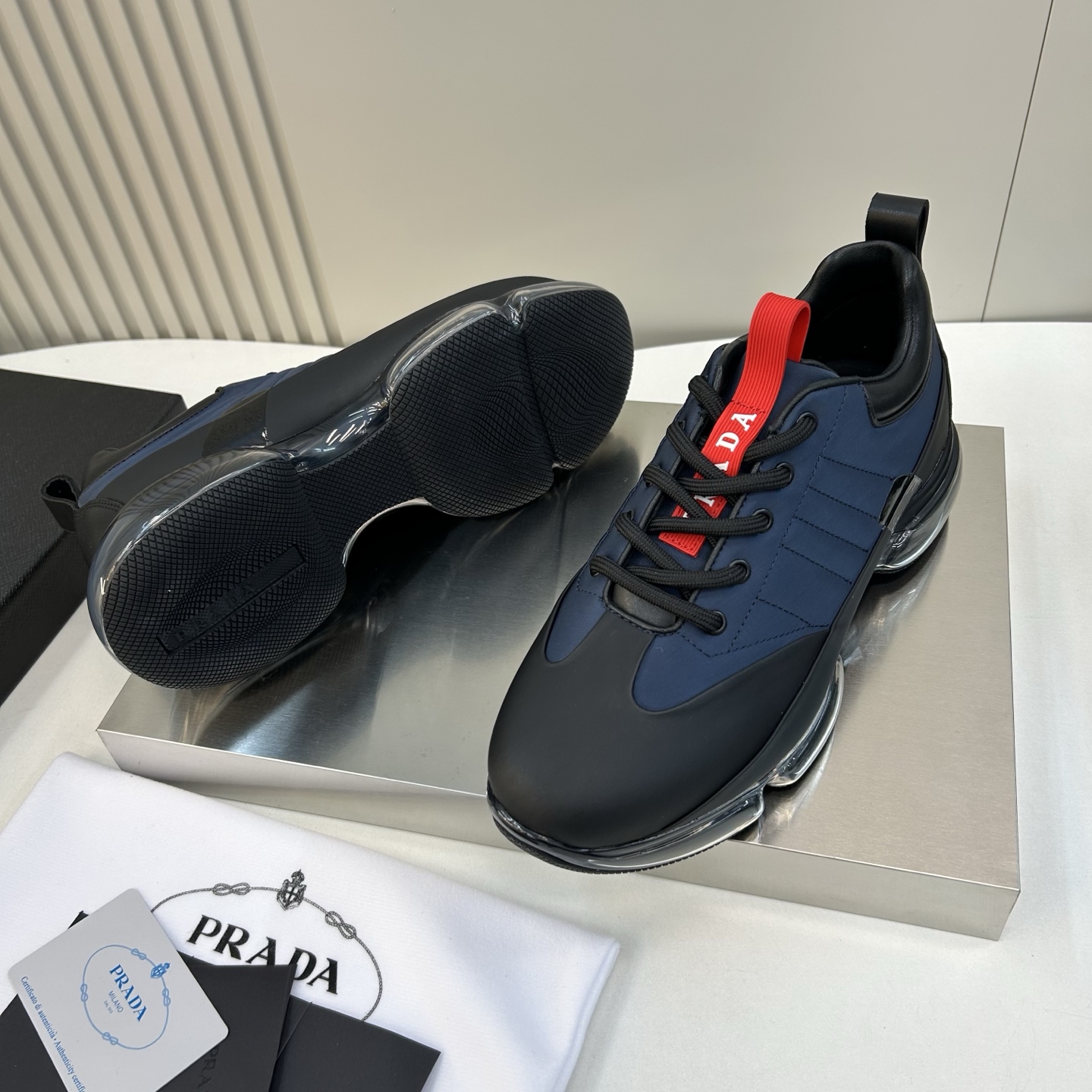 ⚠️【PR＊D A】⚠️高品级，顶尖工艺⚠️气垫休闲商务款⚠️正码39一44(5－10）⚠️经典气垫休闲