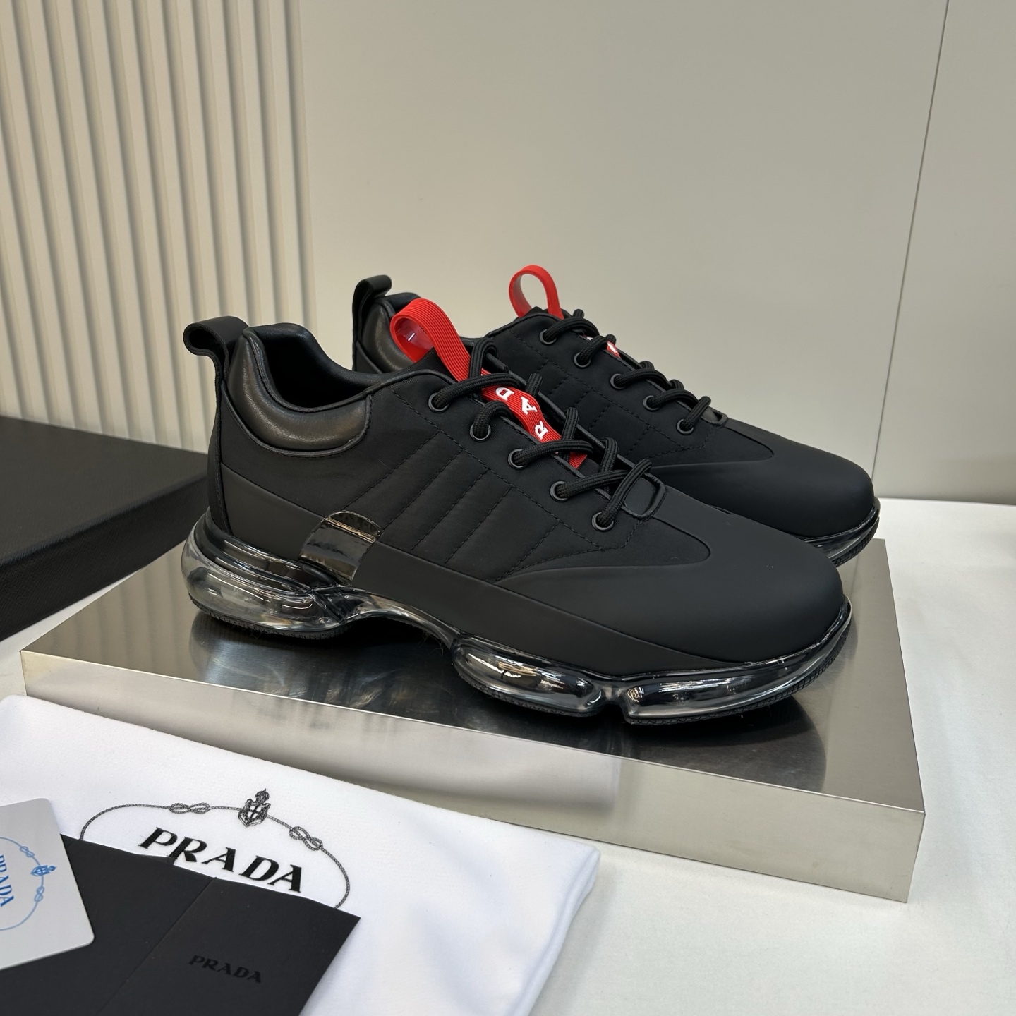 ⚠️【PR＊D A】⚠️高品级，顶尖工艺⚠️气垫休闲商务款⚠️正码39一44(5－10）⚠️经典气垫休闲