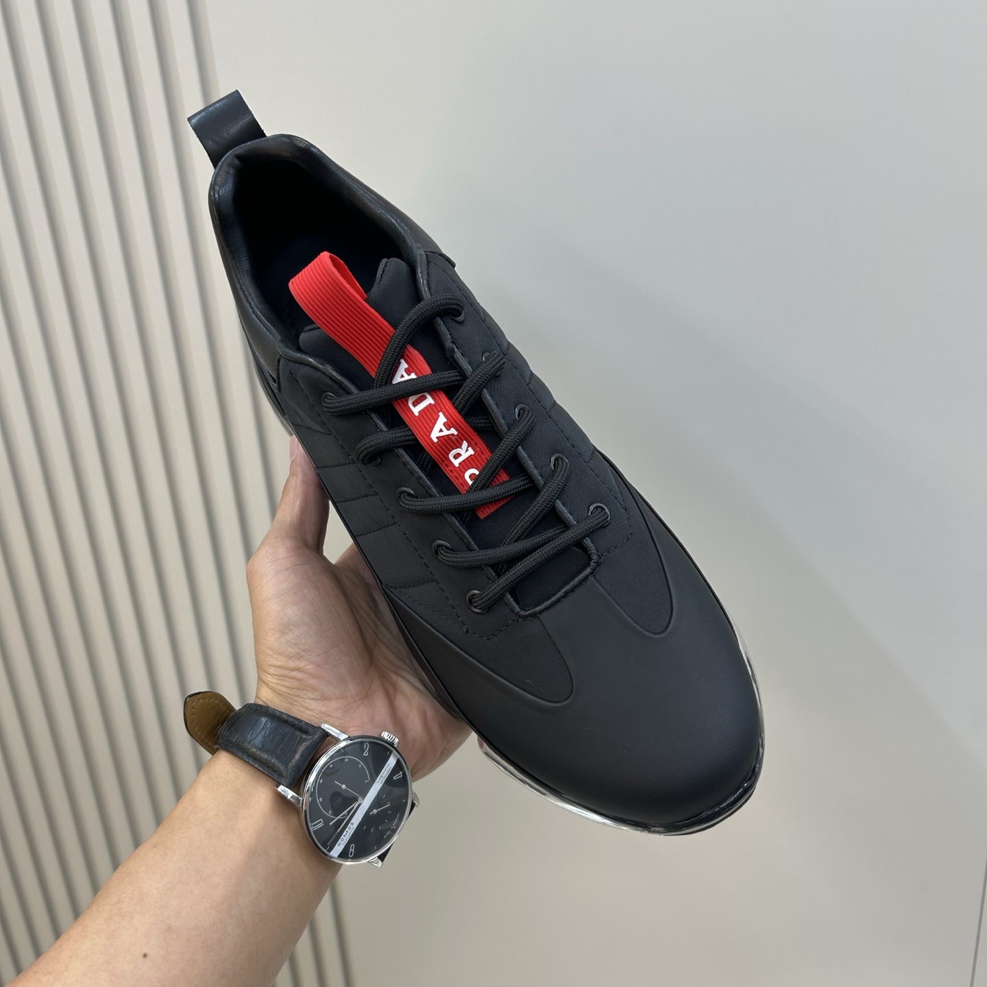 ⚠️【PR＊D A】⚠️高品级，顶尖工艺⚠️气垫休闲商务款⚠️正码39一44(5－10）⚠️经典气垫休闲