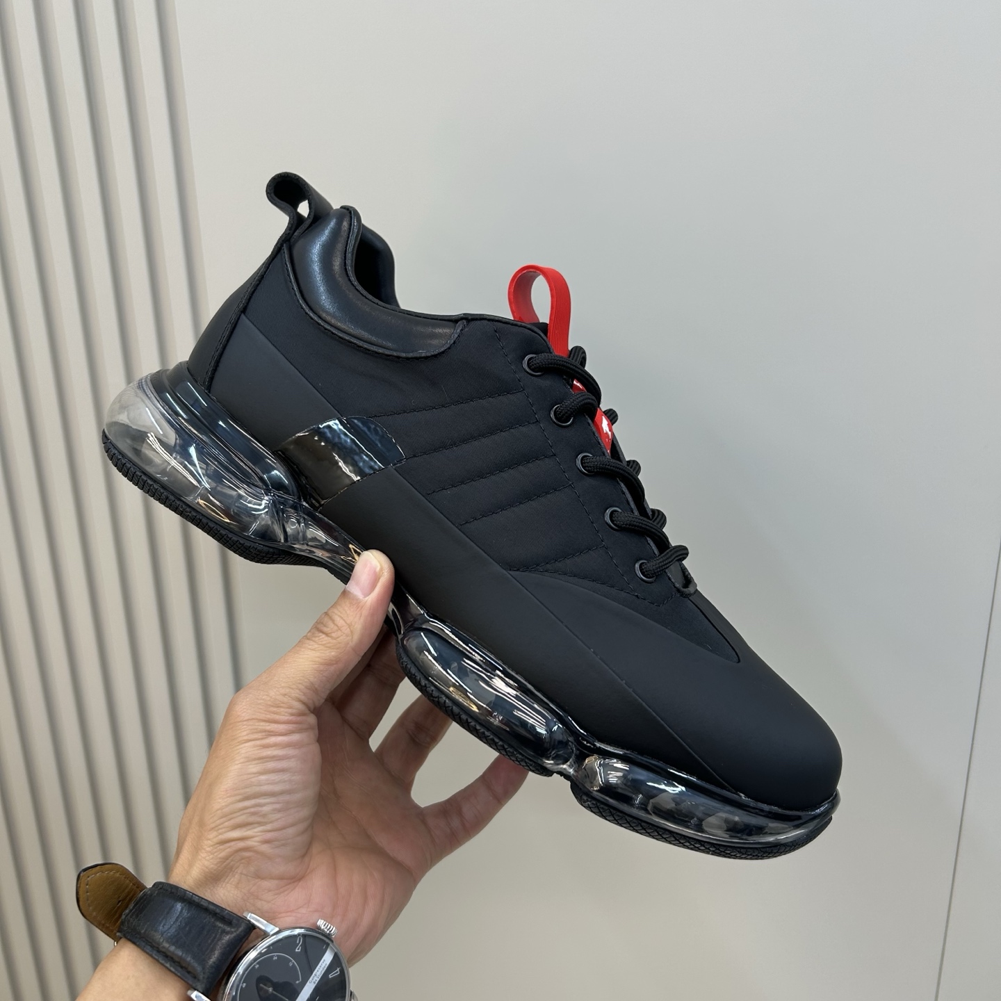 ⚠️【PR＊D A】⚠️高品级，顶尖工艺⚠️气垫休闲商务款⚠️正码39一44(5－10）⚠️经典气垫休闲