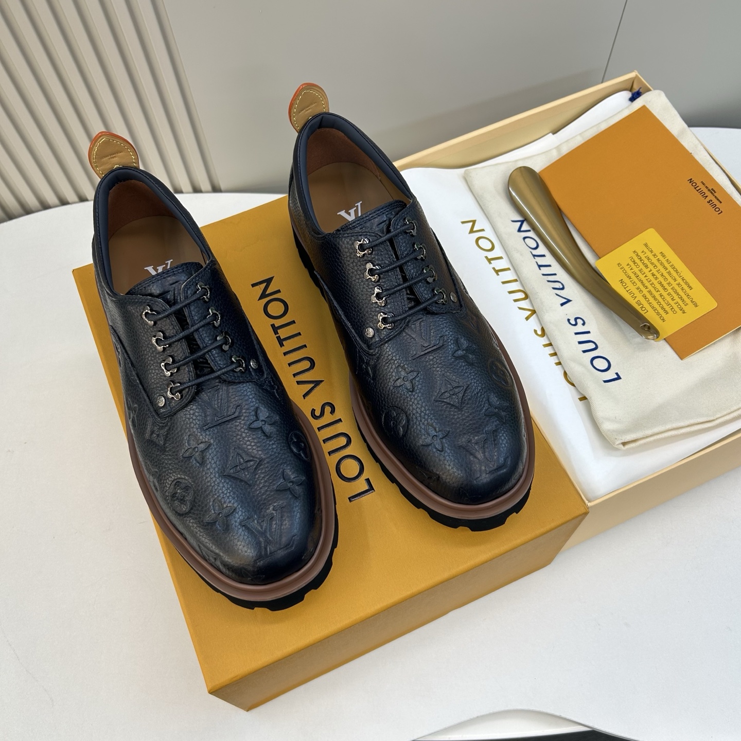 ⚠️【LO  ＊*V】⚠️高品质，顶尖工艺品⚠️男士时尚经典乐福鞋⚠️正码：39－44(6.5一9）⚠️