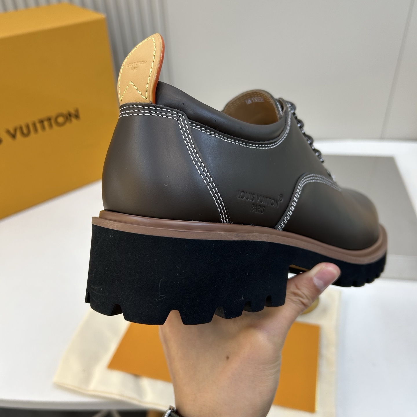 ⚠️【LO  ＊*V】⚠️高品质，顶尖工艺品⚠️男士时尚经典乐福鞋⚠️正码：39－44(6.5一9）⚠️