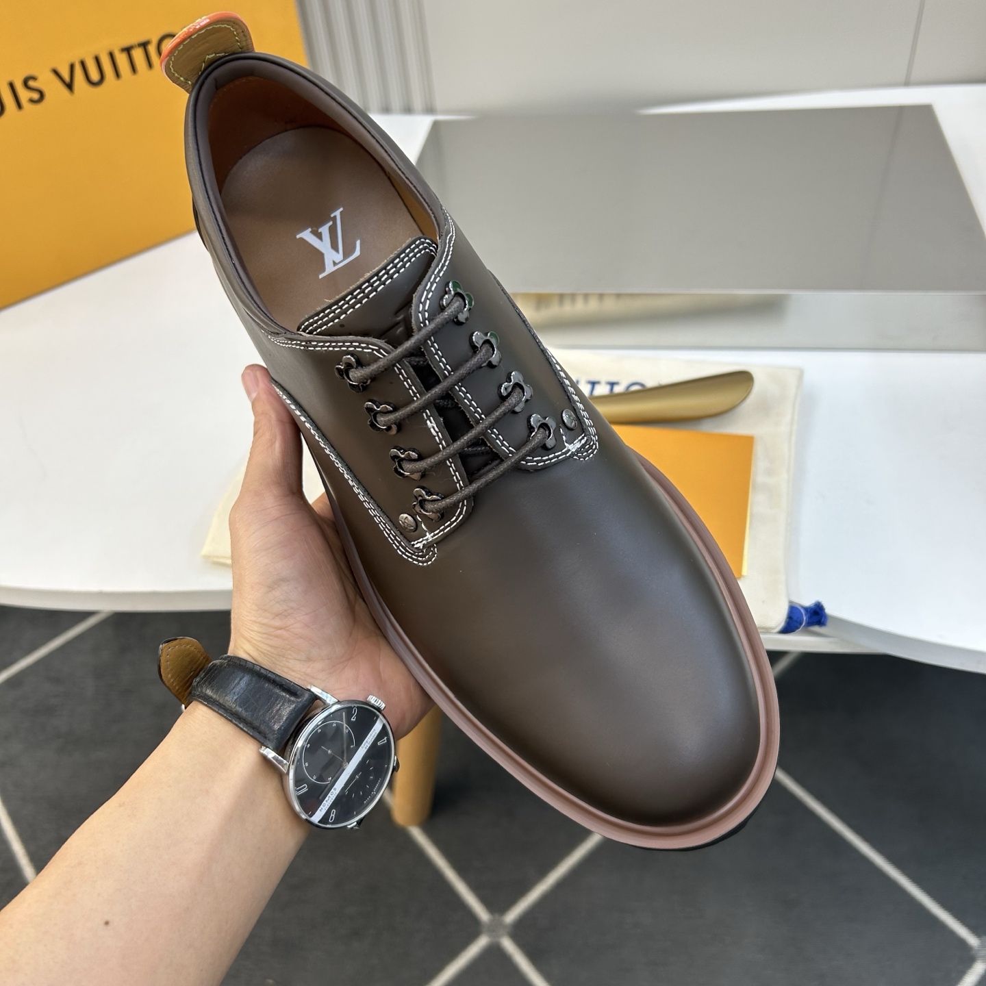 ⚠️【LO  ＊*V】⚠️高品质，顶尖工艺品⚠️男士时尚经典乐福鞋⚠️正码：39－44(6.5一9）⚠️