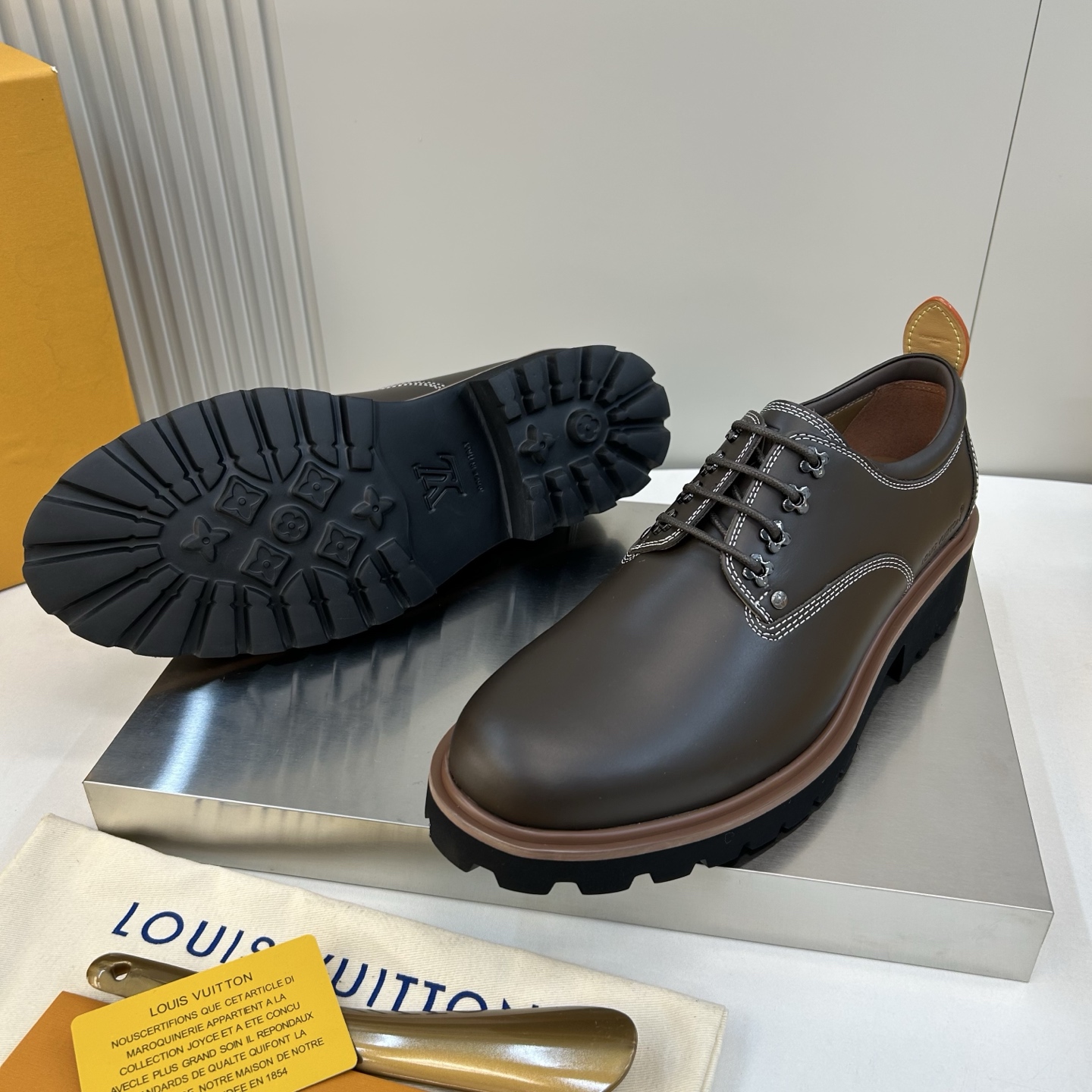 ⚠️【LO  ＊*V】⚠️高品质，顶尖工艺品⚠️男士时尚经典乐福鞋⚠️正码：39－44(6.5一9）⚠️