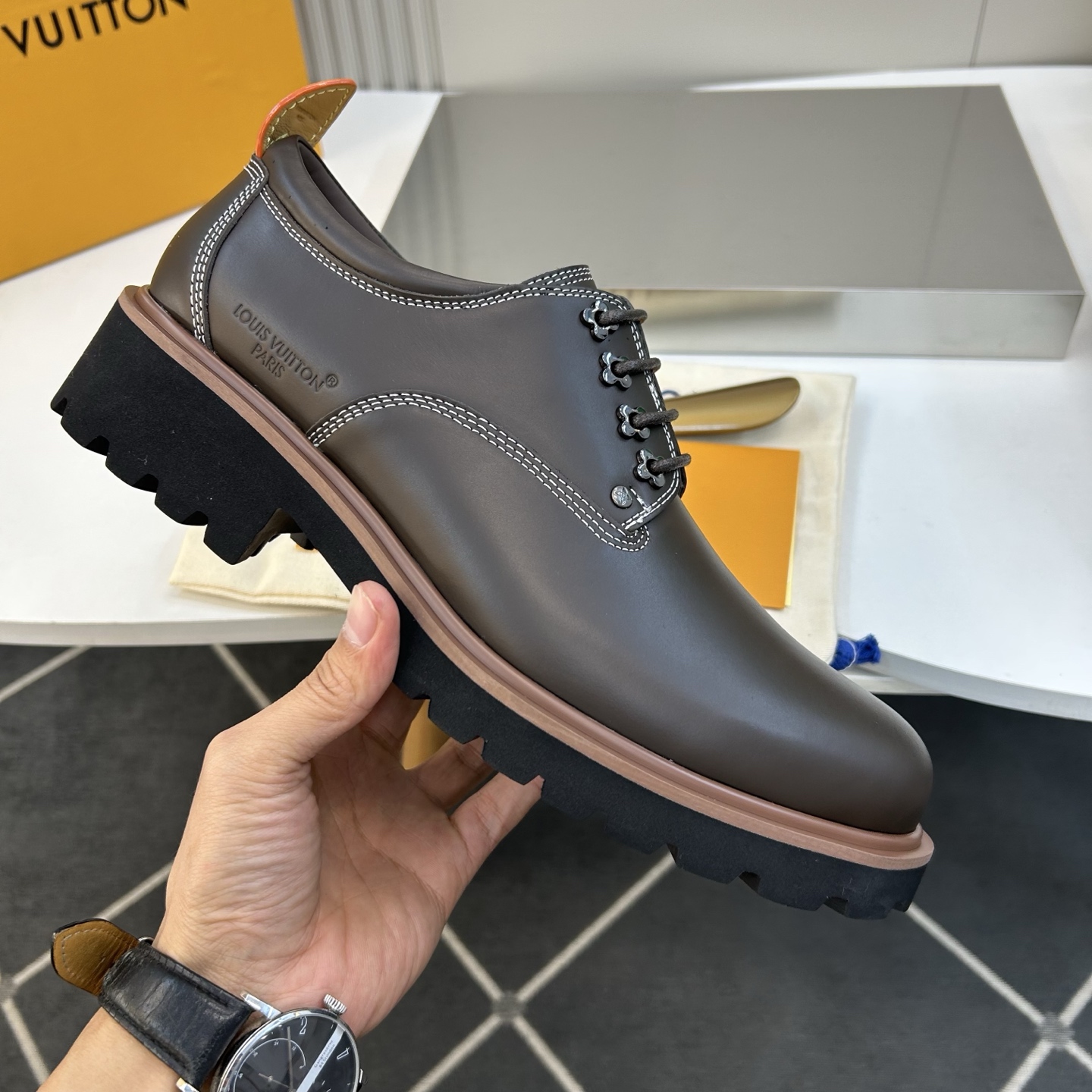 ⚠️【LO  ＊*V】⚠️高品质，顶尖工艺品⚠️男士时尚经典乐福鞋⚠️正码：39－44(6.5一9）⚠️