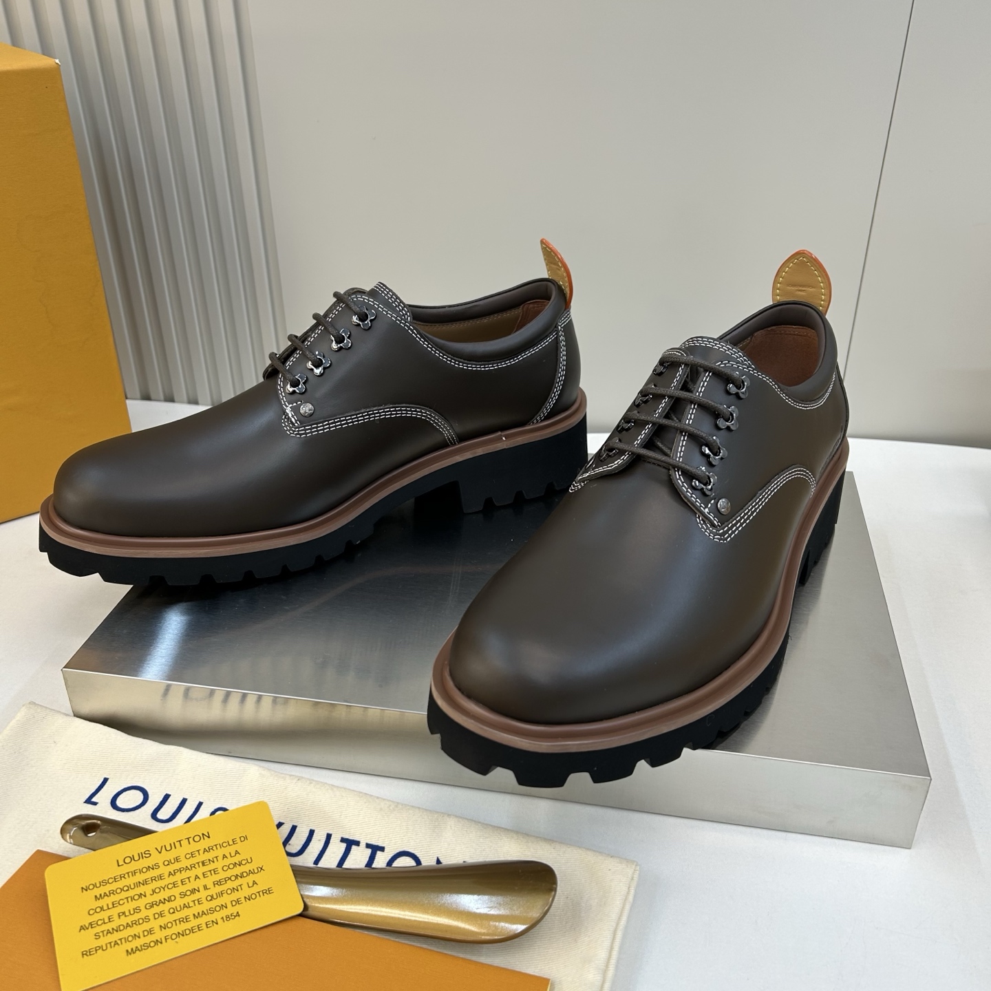 ⚠️【LO  ＊*V】⚠️高品质，顶尖工艺品⚠️男士时尚经典乐福鞋⚠️正码：39－44(6.5一9）⚠️