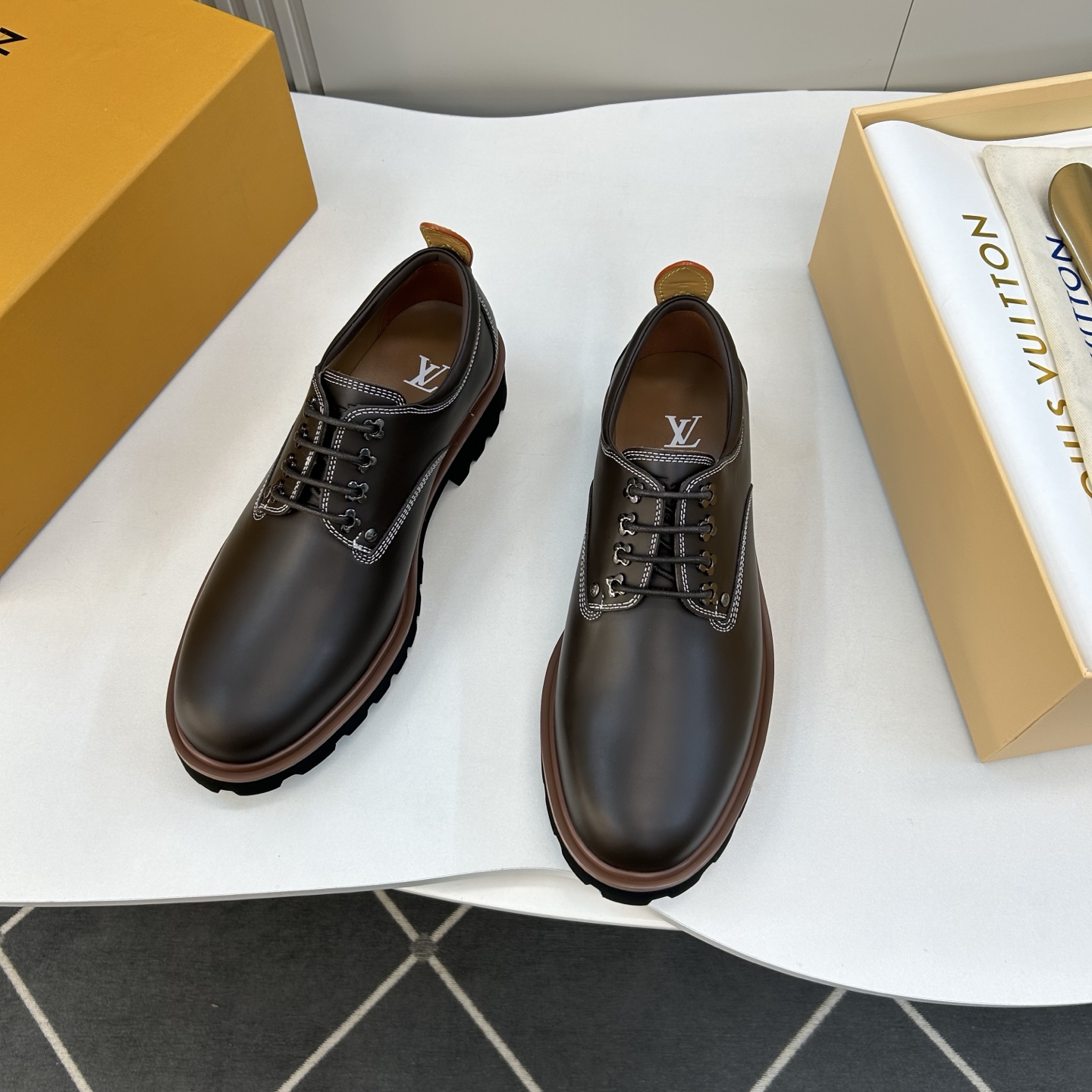 ⚠️【LO  ＊*V】⚠️高品质，顶尖工艺品⚠️男士时尚经典乐福鞋⚠️正码：39－44(6.5一9）⚠️