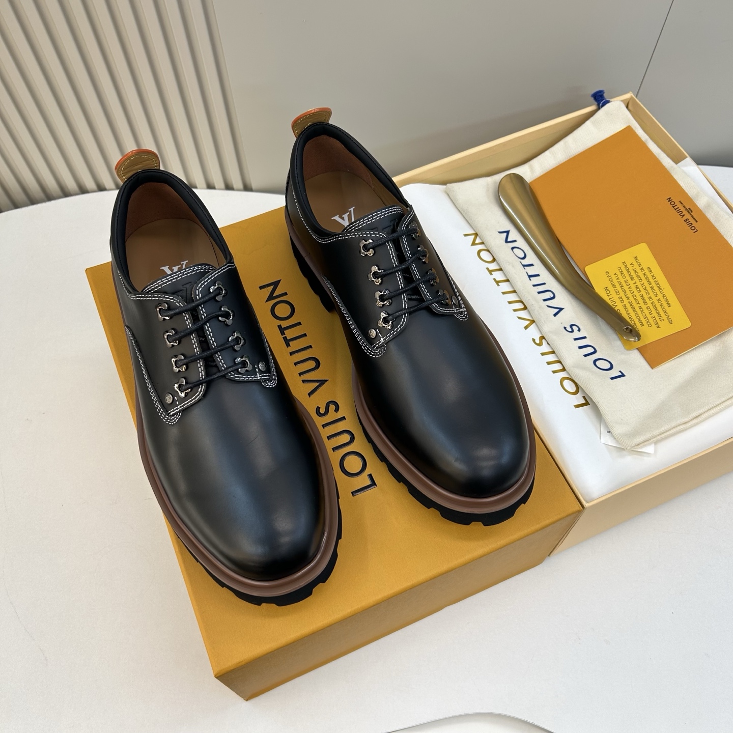 ⚠️【LO  ＊*V】⚠️高品质，顶尖工艺品⚠️男士时尚经典乐福鞋⚠️正码：39－44(6.5一9）⚠️
