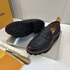 ⚠️【LO **V】⚠️高品质,顶尖工艺品⚠️男士时尚经典乐福鞋⚠️正码:39-44(6.5一9)⚠️ ⚠️【LO **V】⚠️高品质,顶尖工艺品⚠️男士时尚经典乐福鞋⚠️正码:39-44(6.5一9)⚠️