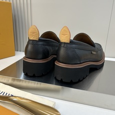 ⚠️【LO **V】⚠️高品质,顶尖工艺品⚠️男士时尚经典乐福鞋⚠️正码:39-44(6.5一9)⚠️ ⚠️【LO **V】⚠️高品质,顶尖工艺品⚠️男士时尚经典乐福鞋⚠️正码:39-44(6.5一9)⚠️