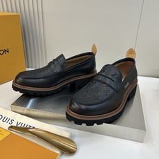 ⚠️【LO **V】⚠️高品质,顶尖工艺品⚠️男士时尚经典乐福鞋⚠️正码:39-44(6.5一9)⚠️ ⚠️【LO **V】⚠️高品质,顶尖工艺品⚠️男士时尚经典乐福鞋⚠️正码:39-44(6.5一9)⚠️