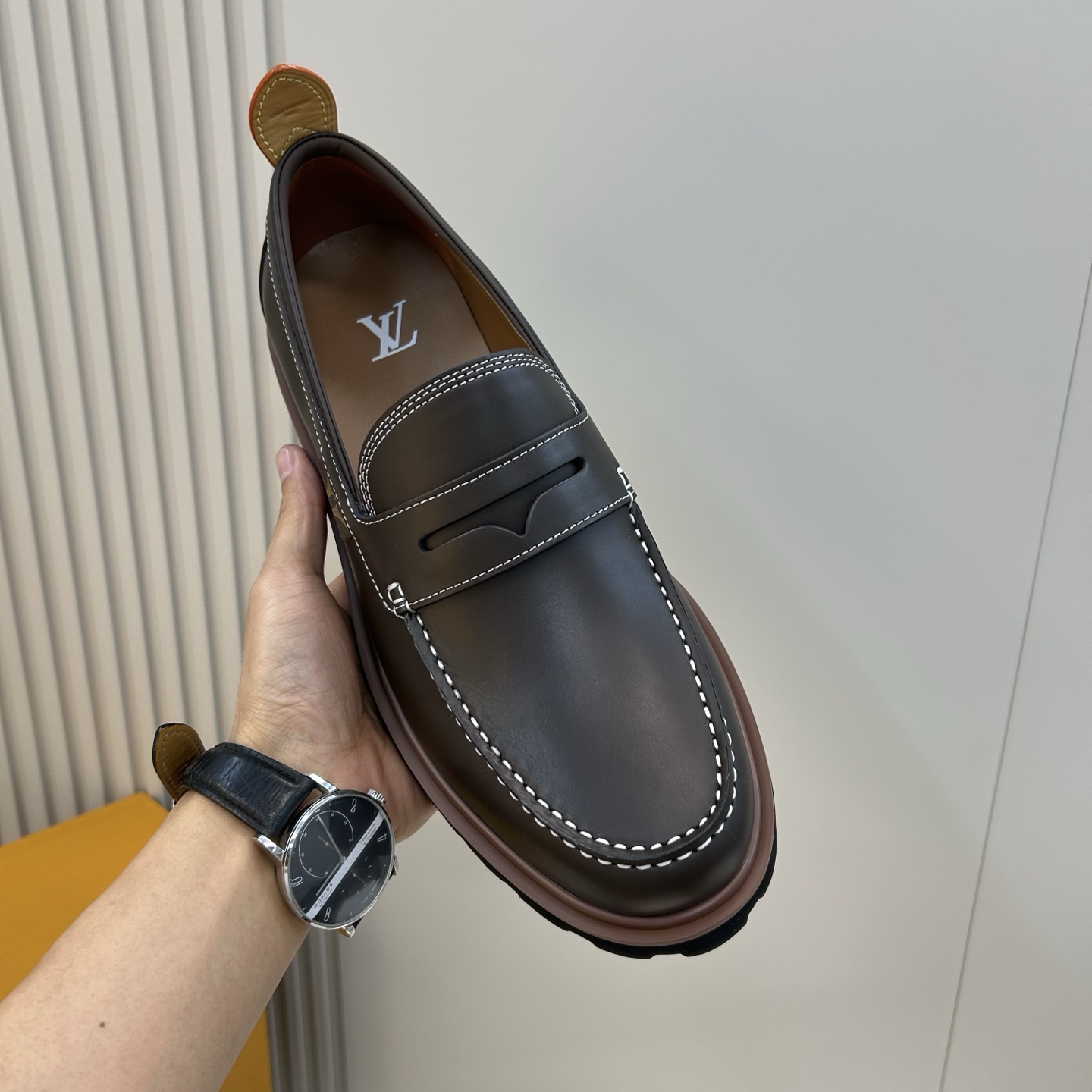 ⚠️【LO  ＊*V】⚠️高品质，顶尖工艺品⚠️男士时尚经典乐福鞋⚠️正码：39－44(6.5一9）⚠️