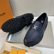 ⚠️【LO **V】⚠️高品质,顶尖工艺品⚠️男士时尚经典乐福鞋⚠️正码:39-44(5 -10)⚠️ ⚠️【LO **V】⚠️高品质,顶尖工艺品⚠️男士时尚经典乐福鞋⚠️正码:39-44(5 -10)⚠️