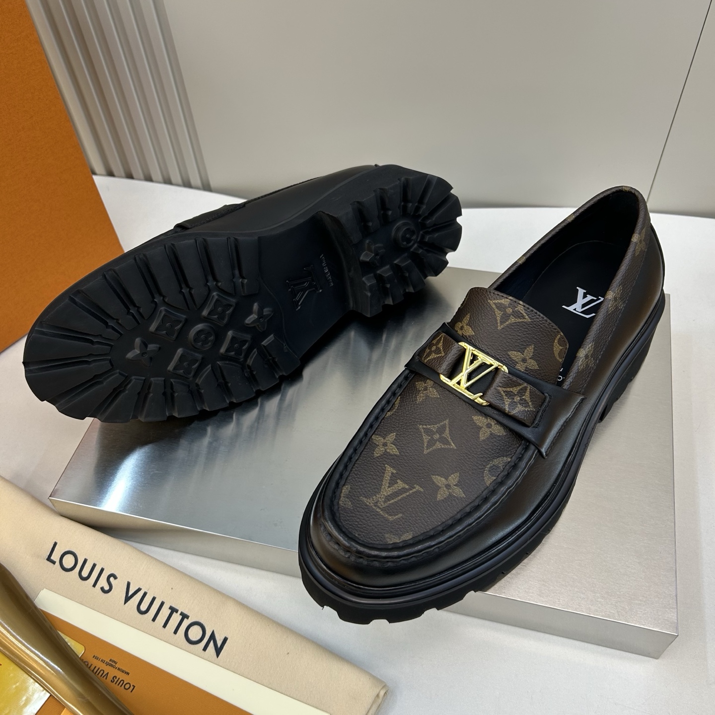 ⚠️【LO **V】⚠️高品质,顶尖工艺品⚠️男士时尚经典乐福鞋⚠️正码:39-44(5 -10)⚠️ ⚠️【LO **V】⚠️高品质,顶尖工艺品⚠️男士时尚经典乐福鞋⚠️正码:39-44(5 -10)⚠️