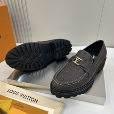 ⚠️【LO **V】⚠️高品质,顶尖工艺品⚠️男士时尚经典乐福鞋⚠️正码:39-44(5 -10)⚠️ ⚠️【LO **V】⚠️高品质,顶尖工艺品⚠️男士时尚经典乐福鞋⚠️正码:39-44(5 -10)⚠️