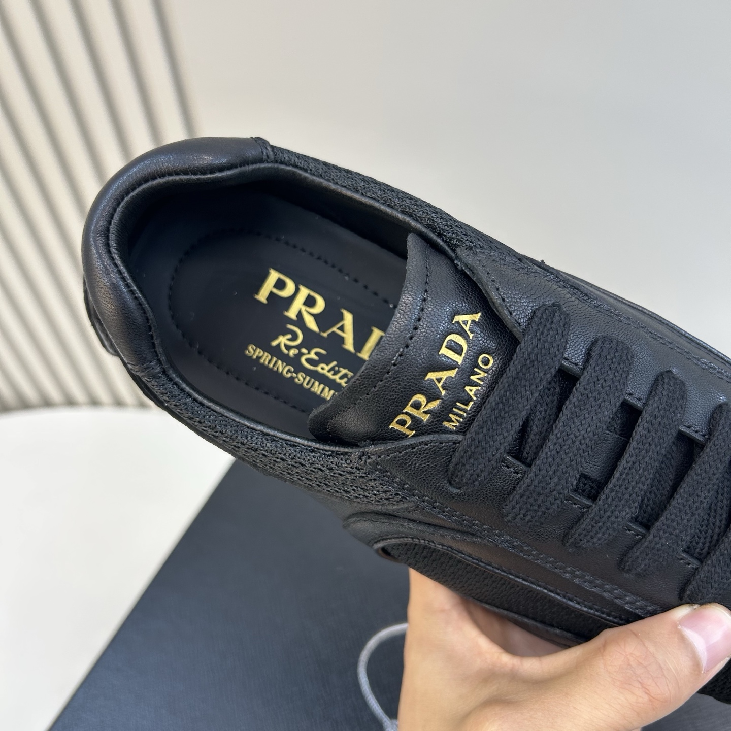 ⚠️【PRA*A】⚠️顶端工艺（全包裹工艺）⚠️男士休闲款⚠️正码：39一44(5－10）  ⚠️经典驾