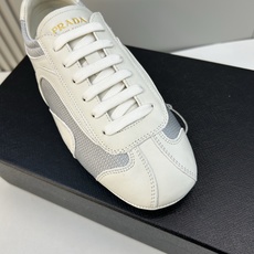 ⚠️【PRA*A】⚠️顶端工艺(全包裹工艺)⚠️男士休闲款⚠️正码:39一44(5-10) ⚠️经典驾 ⚠️【PRA*A】⚠️顶端工艺(全包裹工艺)⚠️男士休闲款⚠️正码:39一44(5-10) ⚠️经典驾