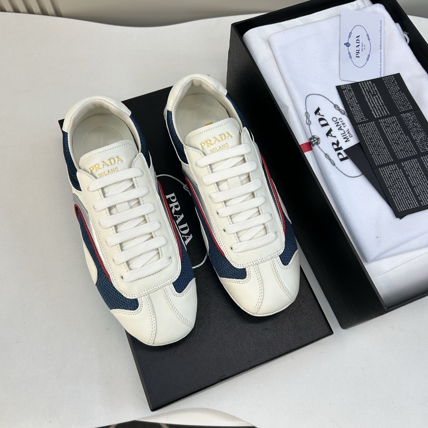 Мужские классические кроссовки Prada