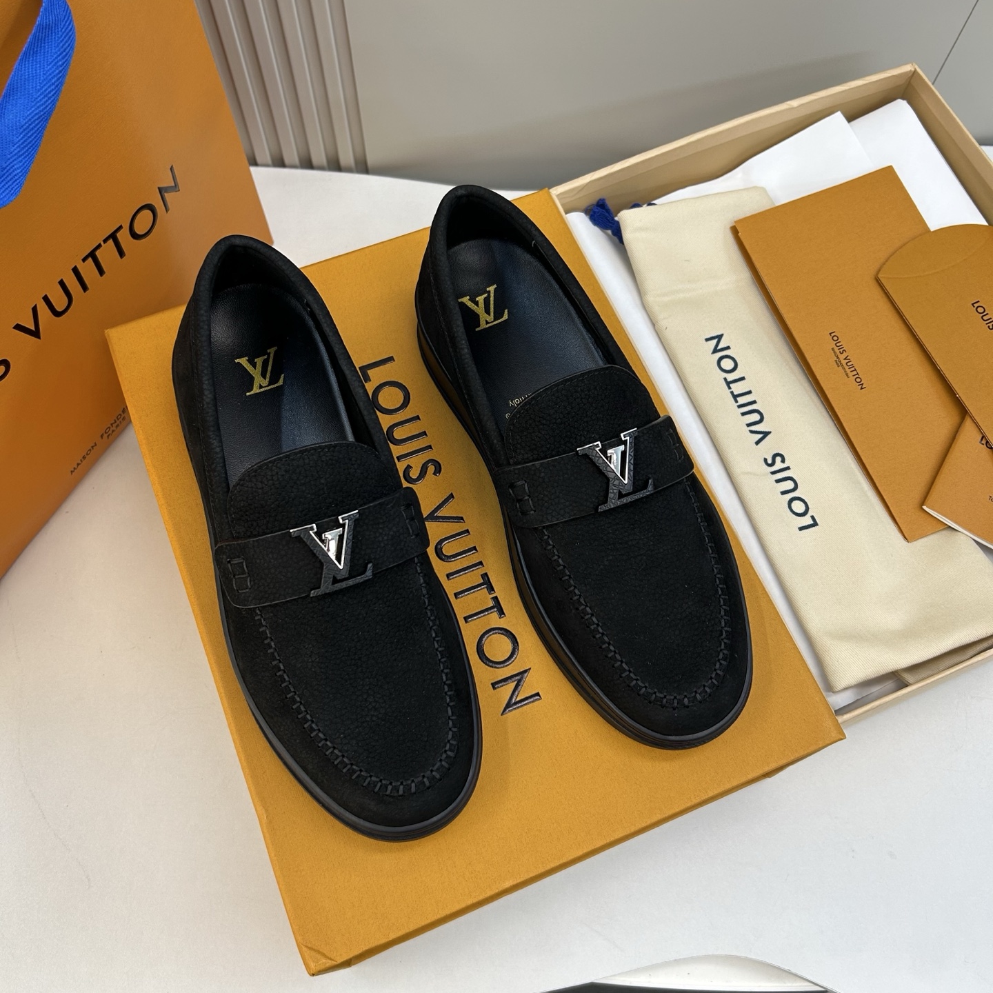 ⚠️【LO  ＊*V】⚠️高品质，顶尖工艺品⚠️男士时尚乐福鞋⚠️正码：39－44(5 －10)⚠️经典