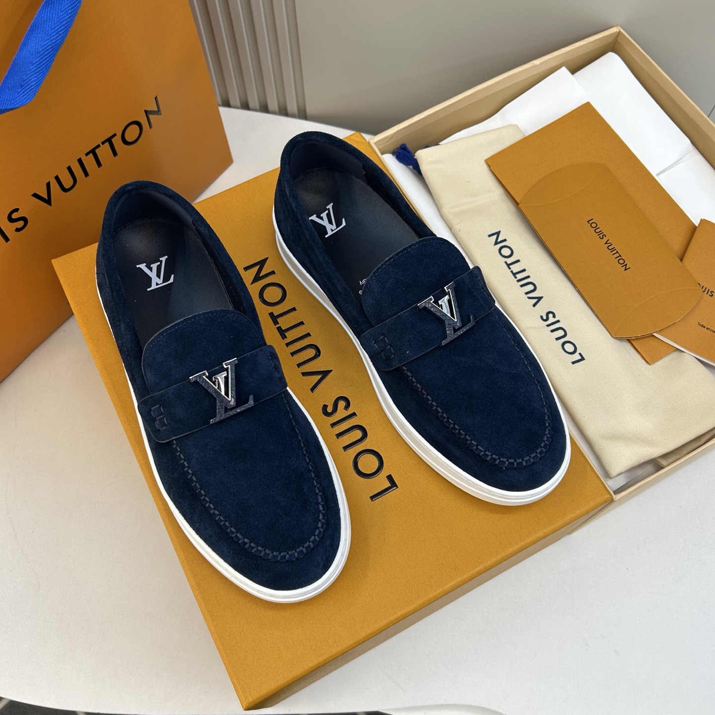 ⚠️【LO  ＊*V】⚠️高品质，顶尖工艺品⚠️男士时尚乐福鞋⚠️正码：39－44(5 －10)⚠️经典