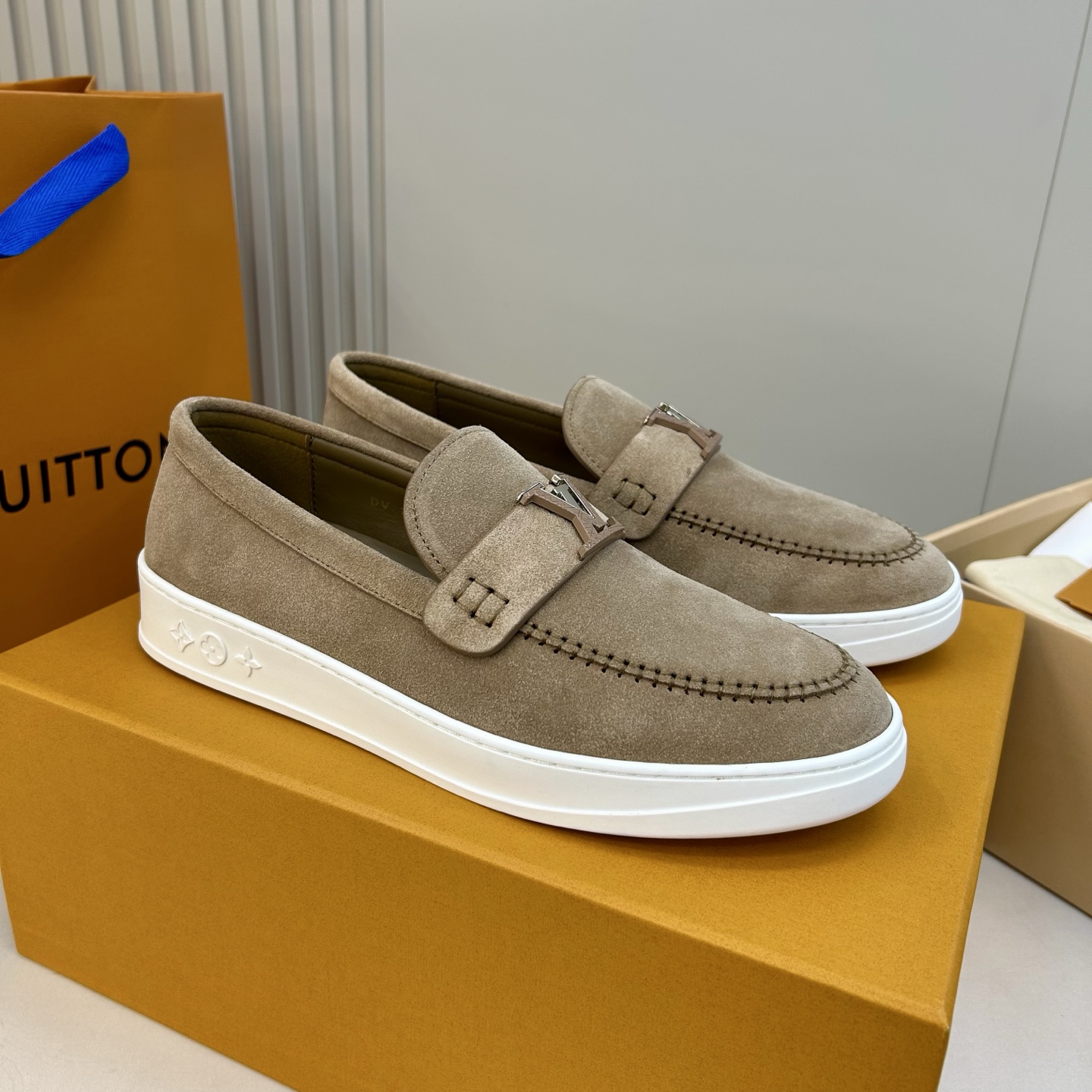 ⚠️【LO  ＊*V】⚠️高品质，顶尖工艺品⚠️男士时尚乐福鞋⚠️正码：39－44(5 －10)⚠️经典