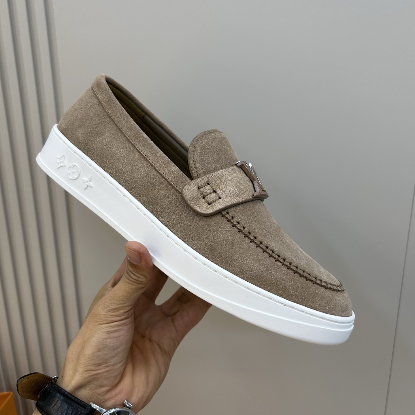 ⚠️【LO  ＊*V】⚠️高品质，顶尖工艺品⚠️男士时尚乐福鞋⚠️正码：39－44(5 －10)⚠️经典