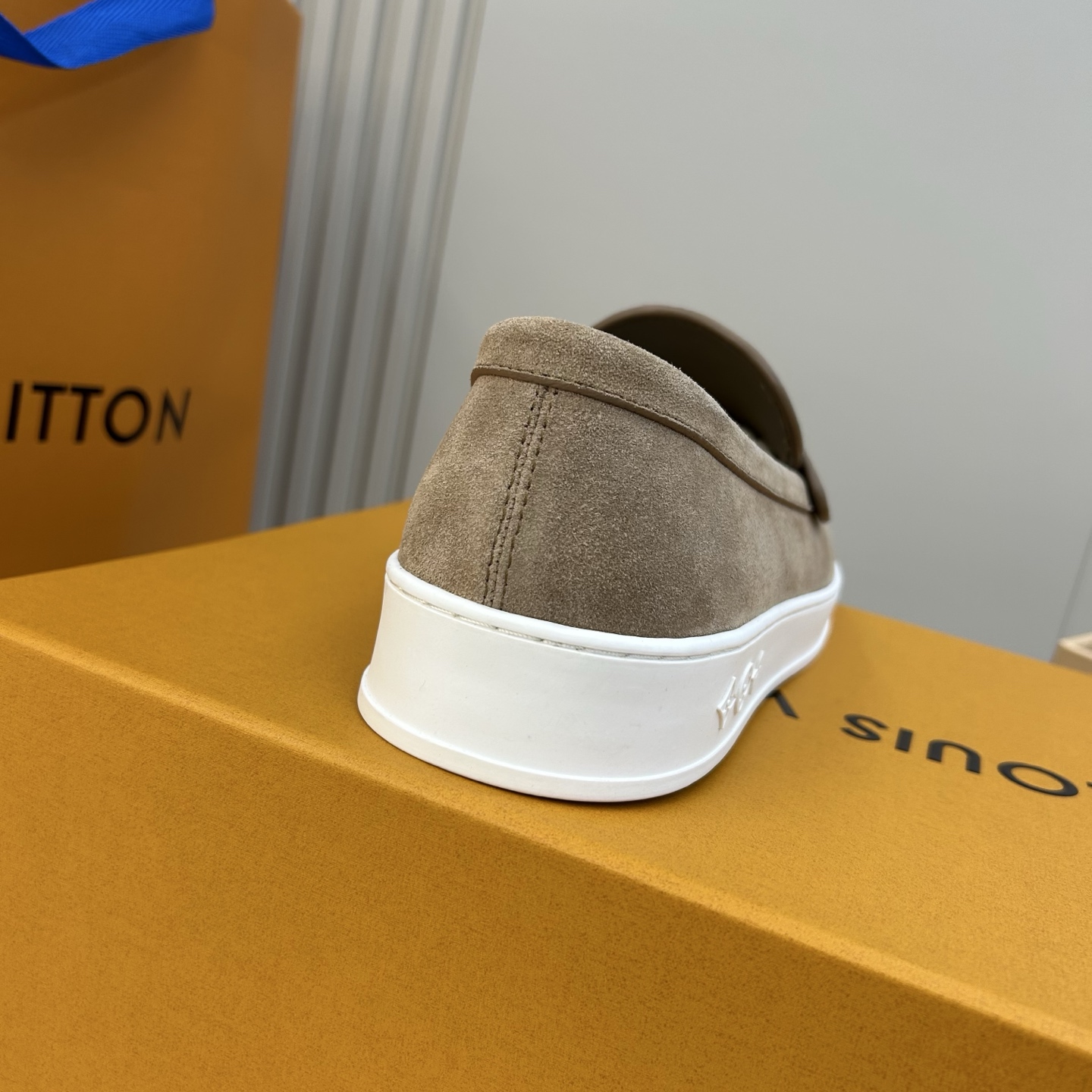 ⚠️【LO  ＊*V】⚠️高品质，顶尖工艺品⚠️男士时尚乐福鞋⚠️正码：39－44(5 －10)⚠️经典