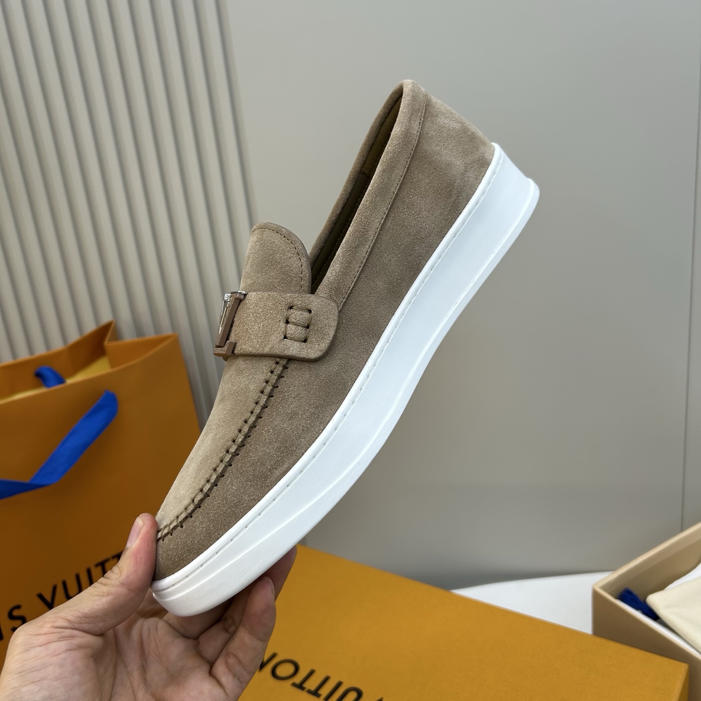 ⚠️【LO  ＊*V】⚠️高品质，顶尖工艺品⚠️男士时尚乐福鞋⚠️正码：39－44(5 －10)⚠️经典