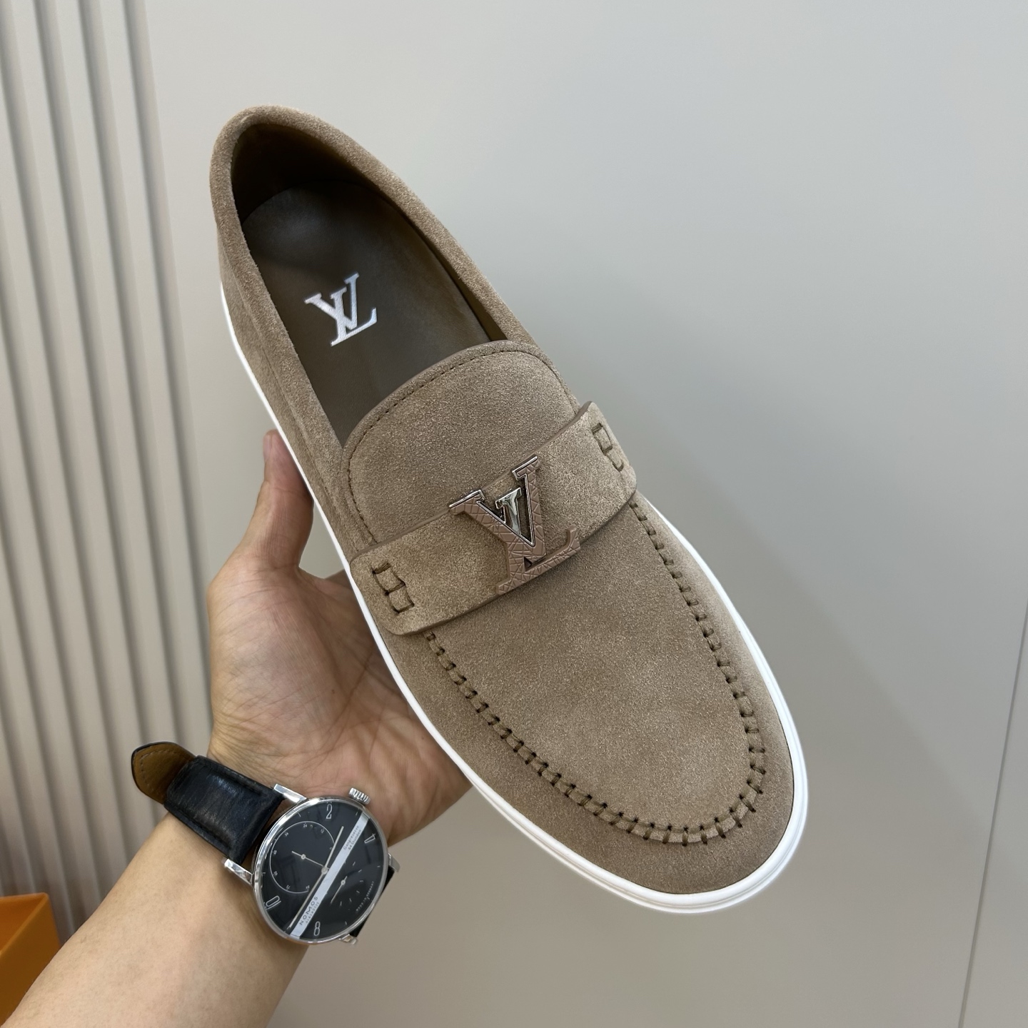 ⚠️【LO  ＊*V】⚠️高品质，顶尖工艺品⚠️男士时尚乐福鞋⚠️正码：39－44(5 －10)⚠️经典
