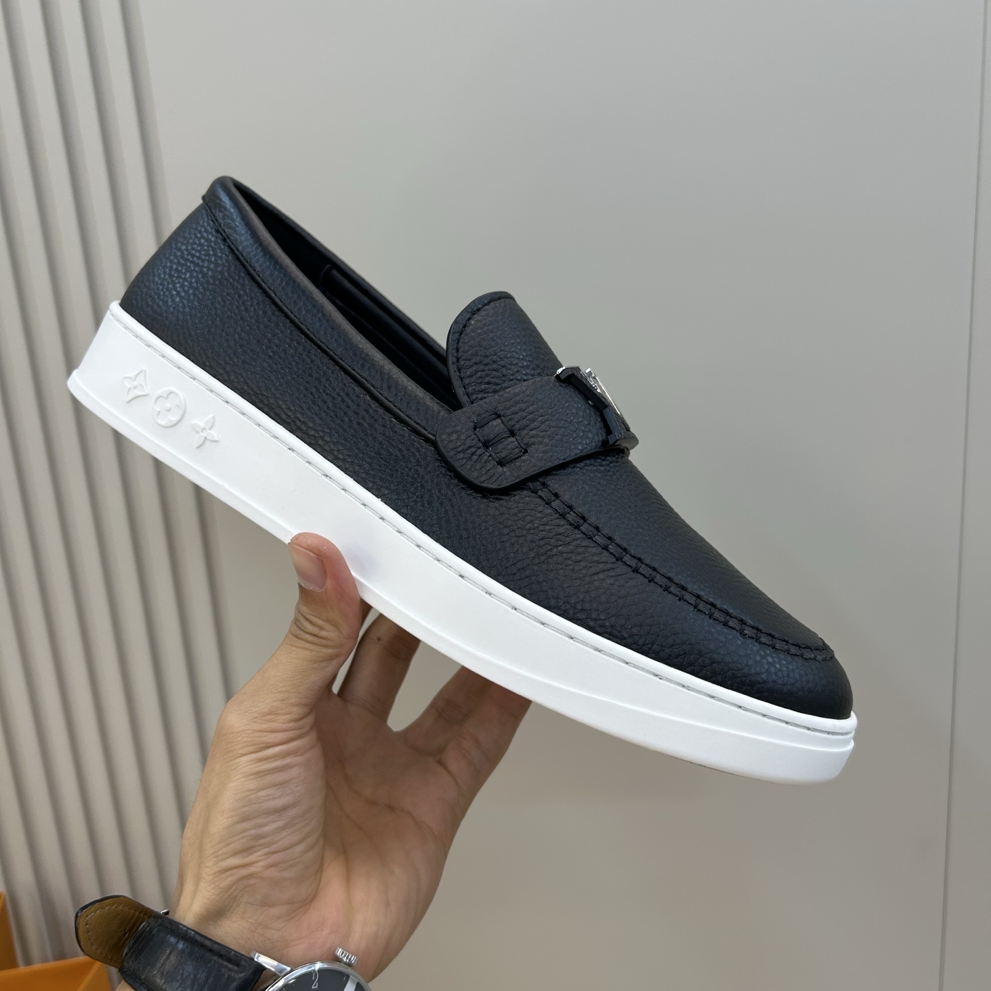 ⚠️【LO **V】⚠️高品质,顶尖工艺品⚠️男士时尚乐福鞋⚠️正码:39-44(5 -10)⚠️经典 ⚠️【LO **V】⚠️高品质,顶尖工艺品⚠️男士时尚乐福鞋⚠️正码:39-44(5 -10)⚠️经典
