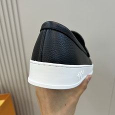 ⚠️【LO **V】⚠️高品质,顶尖工艺品⚠️男士时尚乐福鞋⚠️正码:39-44(5 -10)⚠️经典 ⚠️【LO **V】⚠️高品质,顶尖工艺品⚠️男士时尚乐福鞋⚠️正码:39-44(5 -10)⚠️经典