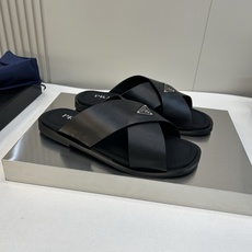 ⚠️【P R A D*】⚠️高品质,顶尖工艺品⚠️男士真皮拖鞋⚠️正码:39-44(4一10)⚠夏季专属 ⚠️【P R A D*】⚠️高品质,顶尖工艺品⚠️男士真皮拖鞋⚠️正码:39-44(4一10)⚠夏季专属
