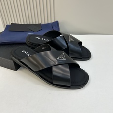 ⚠️【P R A D*】⚠️高品质,顶尖工艺品⚠️男士真皮拖鞋⚠️正码:39-44(4一10)⚠夏季专属 ⚠️【P R A D*】⚠️高品质,顶尖工艺品⚠️男士真皮拖鞋⚠️正码:39-44(4一10)⚠夏季专属