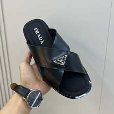 ⚠️【P R A D*】⚠️高品质,顶尖工艺品⚠️男士真皮拖鞋⚠️正码:39-44(4一10)⚠夏季专属 ⚠️【P R A D*】⚠️高品质,顶尖工艺品⚠️男士真皮拖鞋⚠️正码:39-44(4一10)⚠夏季专属