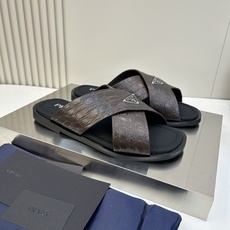 ⚠️【P R A D*】⚠️高品质,顶尖工艺品⚠️男士真皮拖鞋⚠️正码:39-44(4一10)⚠夏季专属 ⚠️【P R A D*】⚠️高品质,顶尖工艺品⚠️男士真皮拖鞋⚠️正码:39-44(4一10)⚠夏季专属