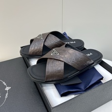 ⚠️【P R A D*】⚠️高品质,顶尖工艺品⚠️男士真皮拖鞋⚠️正码:39-44(4一10)⚠夏季专属 ⚠️【P R A D*】⚠️高品质,顶尖工艺品⚠️男士真皮拖鞋⚠️正码:39-44(4一10)⚠夏季专属