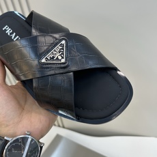 ⚠️【P R A D*】⚠️高品质,顶尖工艺品⚠️男士真皮拖鞋⚠️正码:39-44(4一10)⚠夏季专属 ⚠️【P R A D*】⚠️高品质,顶尖工艺品⚠️男士真皮拖鞋⚠️正码:39-44(4一10)⚠夏季专属