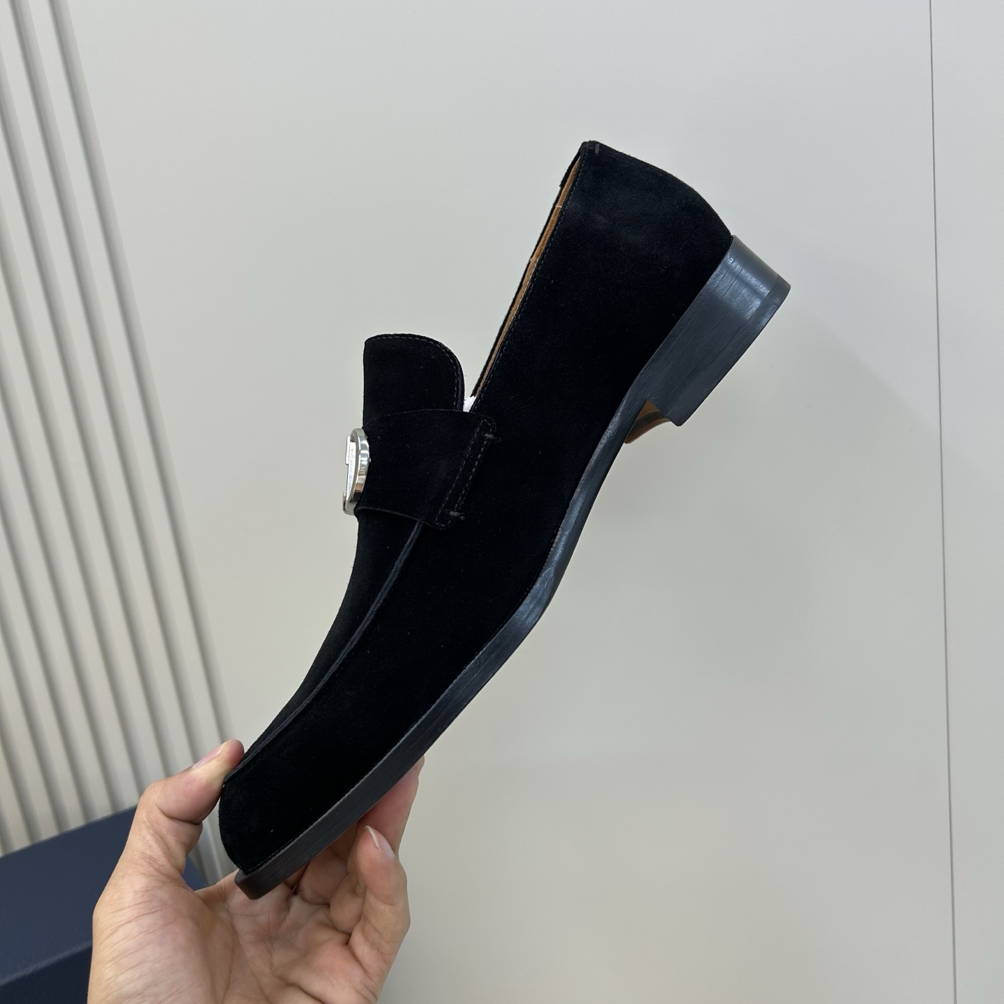 ⚠️【Di*r】⚠️，顶尖工艺品⚠️时尚正装皮底⚠️正码：39一44，(5一10)⚠️迪奥永恒经典乐福鞋