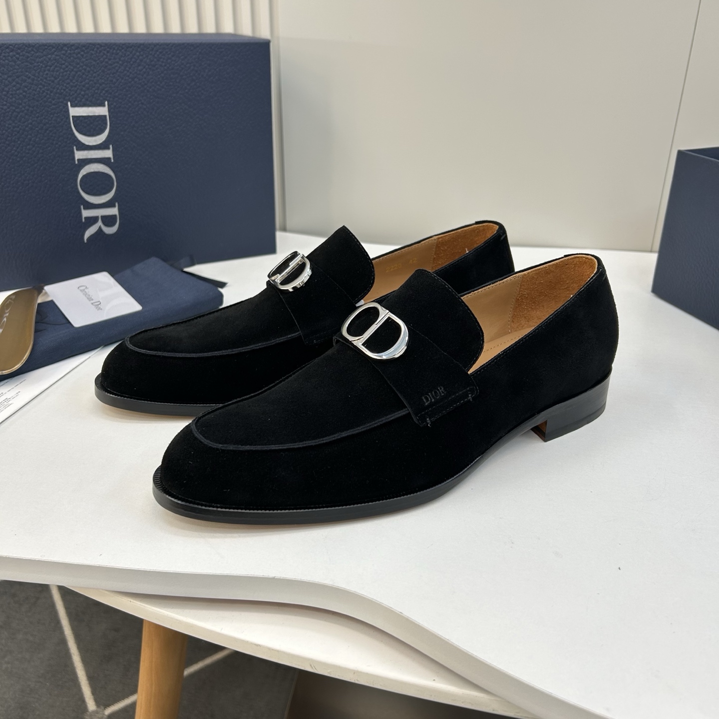 ⚠️【Di*r】⚠️，顶尖工艺品⚠️时尚正装皮底⚠️正码：39一44，(5一10)⚠️迪奥永恒经典乐福鞋