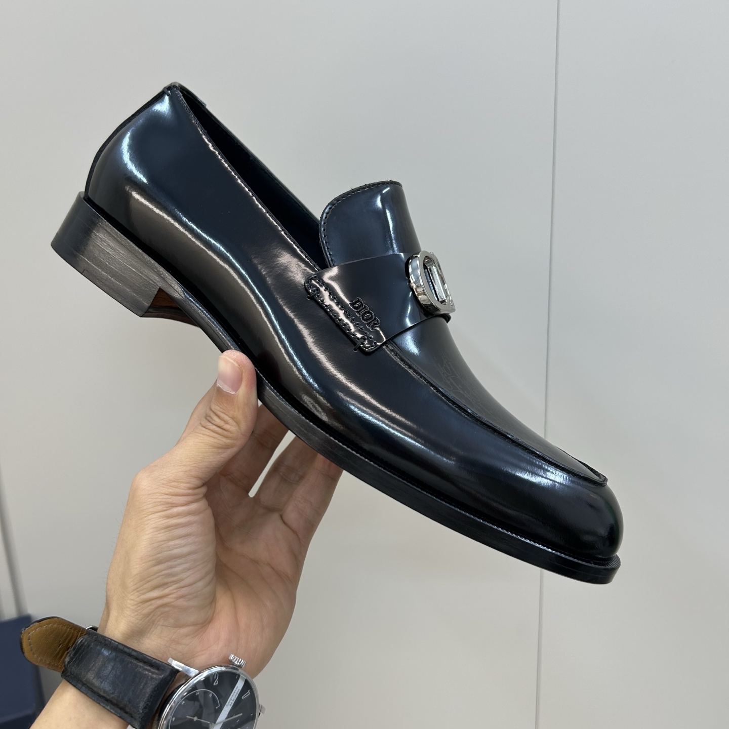 ⚠️【Di*r】⚠️，顶尖工艺品⚠️时尚正装皮底⚠️正码：39一44，(5一10)⚠️迪奥永恒经典乐福鞋