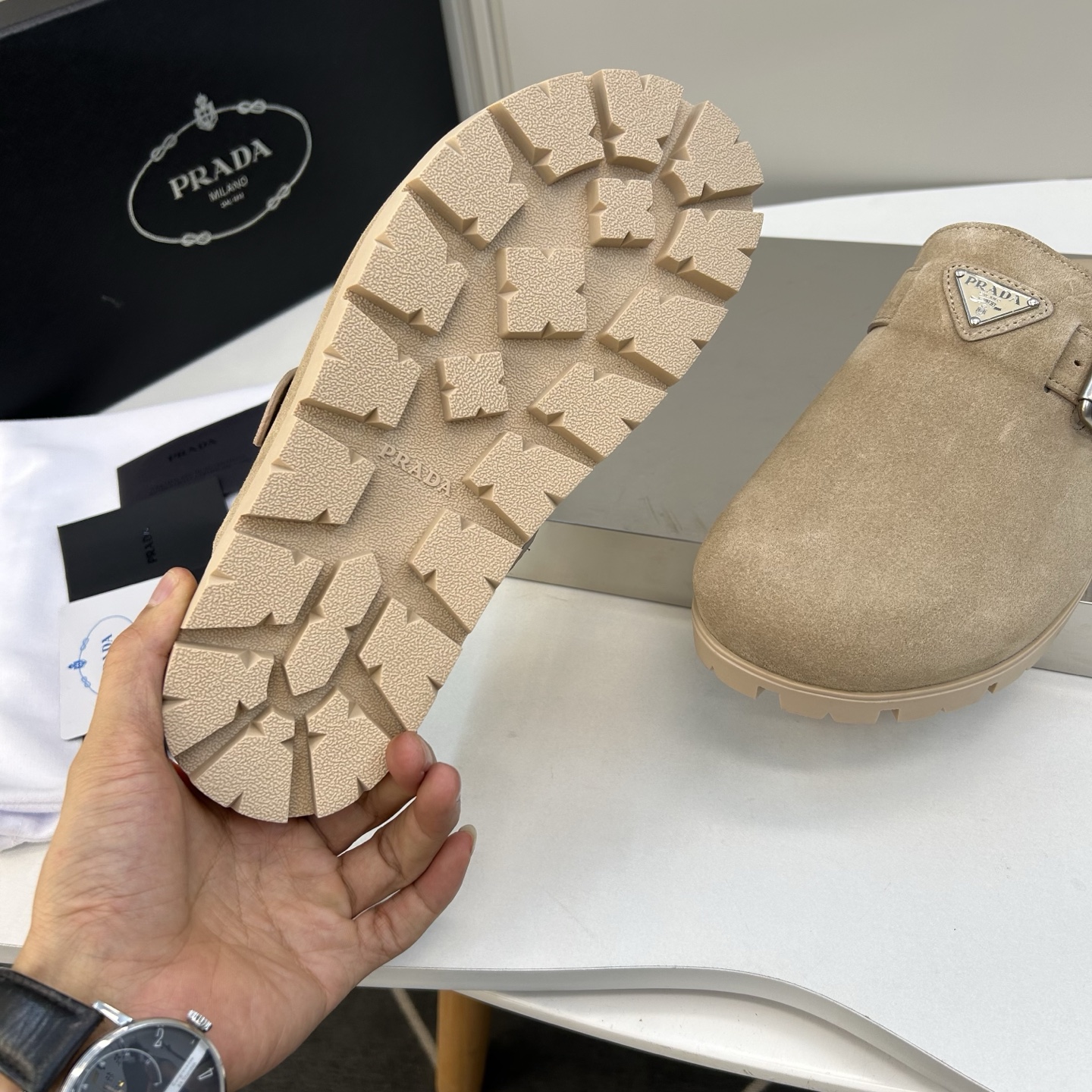 ⚠️【PRA＊A】⚠️男士皮革穆勒鞋⚠️码数：39 －44(45．46订做)⚠️春夏最新款！经典简约包头