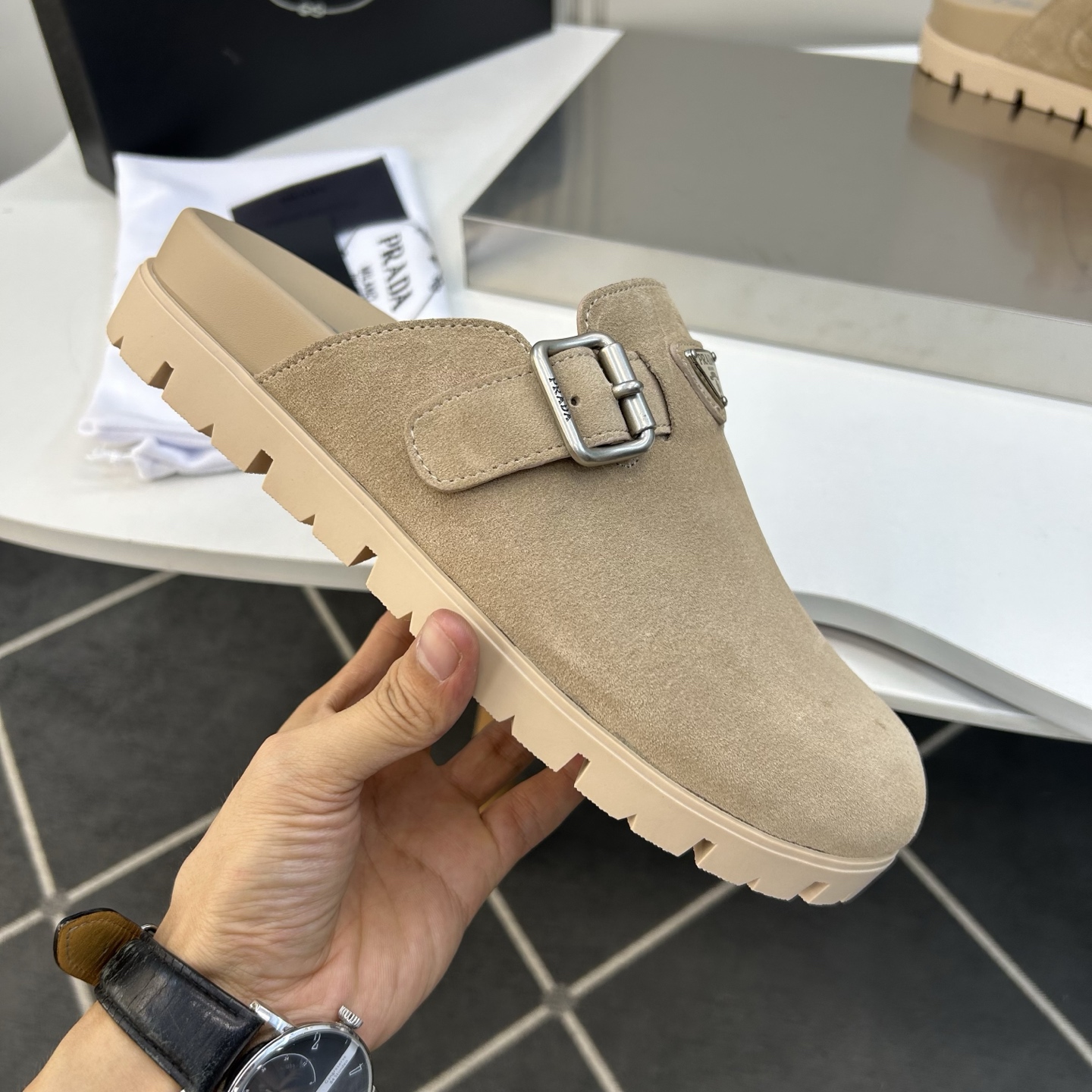 ⚠️【PRA＊A】⚠️男士皮革穆勒鞋⚠️码数：39 －44(45．46订做)⚠️春夏最新款！经典简约包头