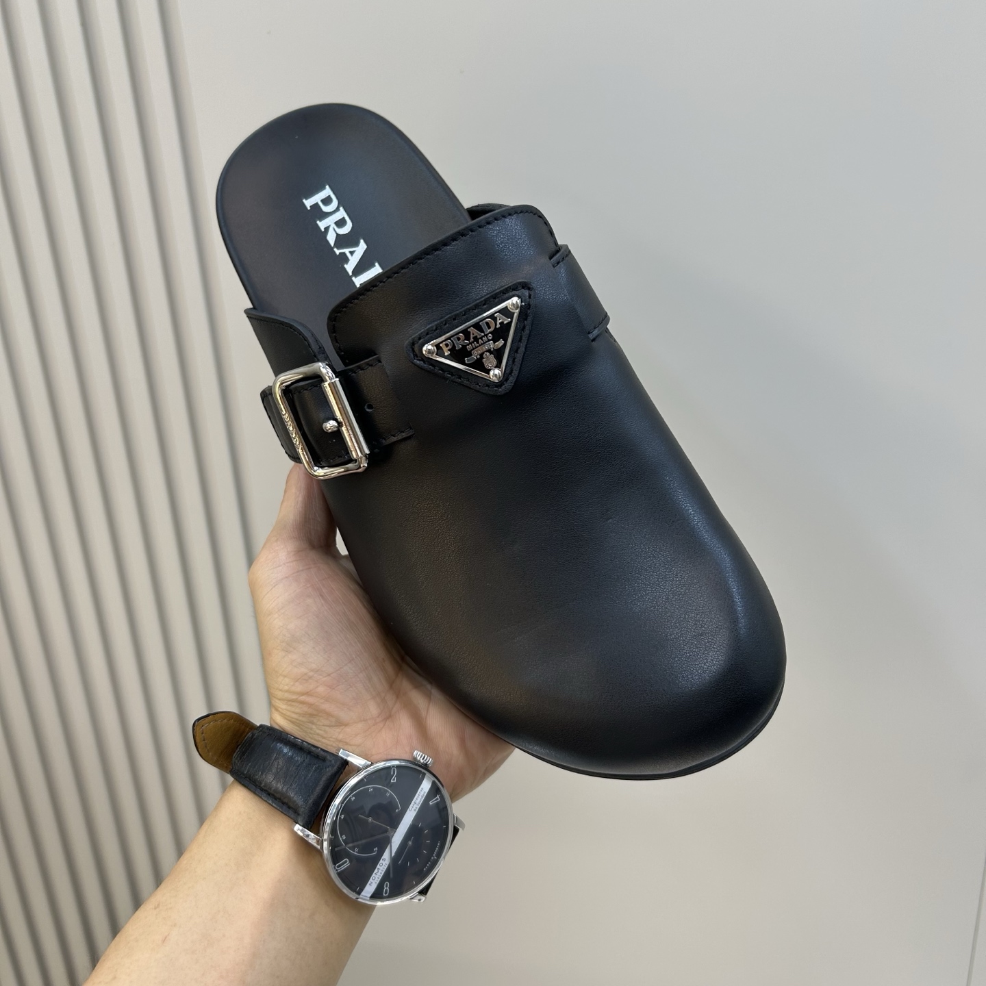 ⚠️【PRA＊A】⚠️男士皮革穆勒鞋⚠️码数：39 －44(45．46订做)⚠️春夏最新款！经典简约包头