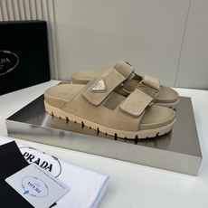 ⚠️【PRA*A】⚠️男士精品拖鞋⚠️码数:39 -44(45.46订做)⚠️春夏最新款!经典简约男士拖 ⚠️【PRA*A】⚠️男士精品拖鞋⚠️码数:39 -44(45.46订做)⚠️春夏最新款!经典简约男士拖