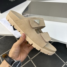 ⚠️【PRA*A】⚠️男士精品拖鞋⚠️码数:39 -44(45.46订做)⚠️春夏最新款!经典简约男士拖 ⚠️【PRA*A】⚠️男士精品拖鞋⚠️码数:39 -44(45.46订做)⚠️春夏最新款!经典简约男士拖