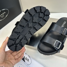 ⚠️【PRA*A】⚠️男士精品拖鞋⚠️码数:39 -44(45.46订做)⚠️春夏最新款!经典简约男士拖 ⚠️【PRA*A】⚠️男士精品拖鞋⚠️码数:39 -44(45.46订做)⚠️春夏最新款!经典简约男士拖